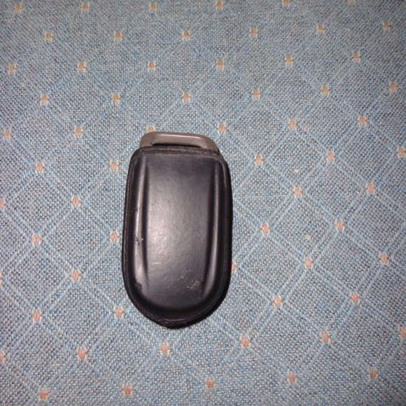 Rare T-Mobile Prepaid Minutes Flip Phone with case - Picture 3 of 3